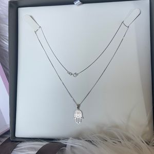 NWOT Michael Hill Hamsa Hand Necklace